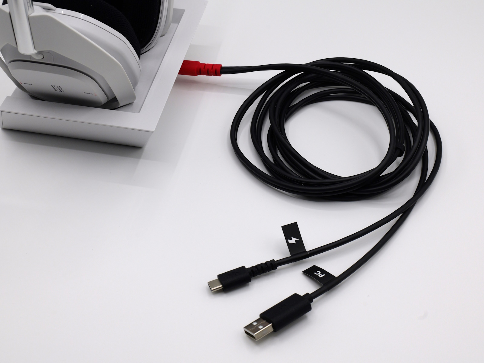 PCと“USBのみ”で接続する場合。USB-Aで接続しつつ、USB-Cで給電する