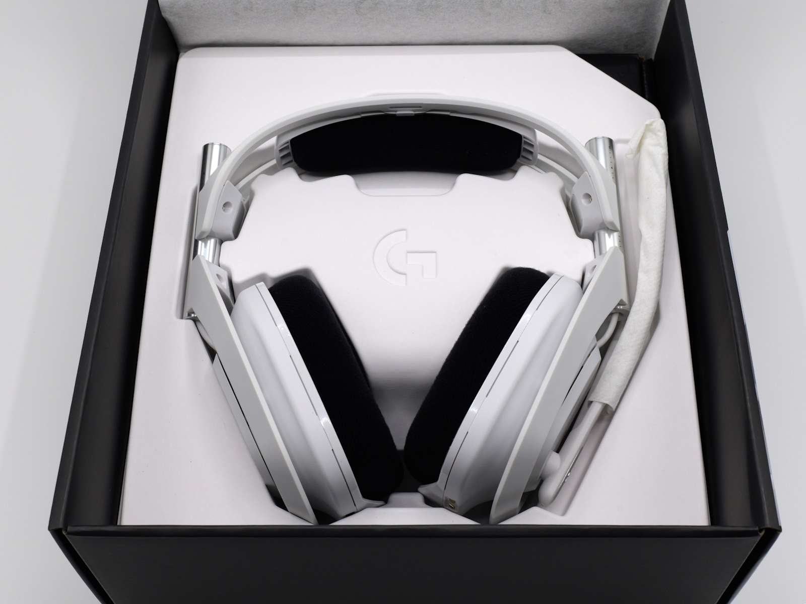 新たなデバイスに触るときはワクワクするが、「A50 X」は約6万円のヘッドセット。なぜか緊張してくる