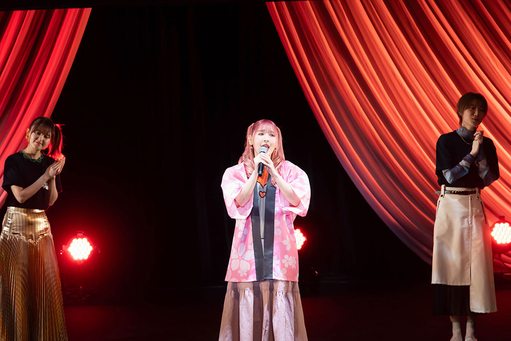 谷口夢奈さんが「中野慕情」を生で披露。ここからなし崩し的にミニライブに突入した