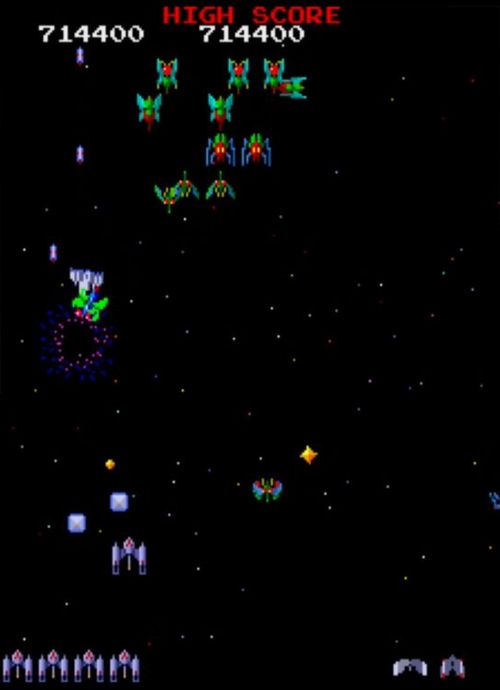 黄色い1発の弾と思いきや、4発に分裂するスター・フラッシュ。ショットで破壊し損ねると、たちまち逃げ場が狭くなってしまう