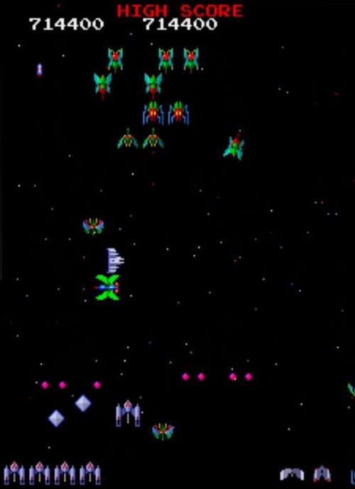 黄色い1発の弾と思いきや、4発に分裂するスター・フラッシュ。ショットで破壊し損ねると、たちまち逃げ場が狭くなってしまう