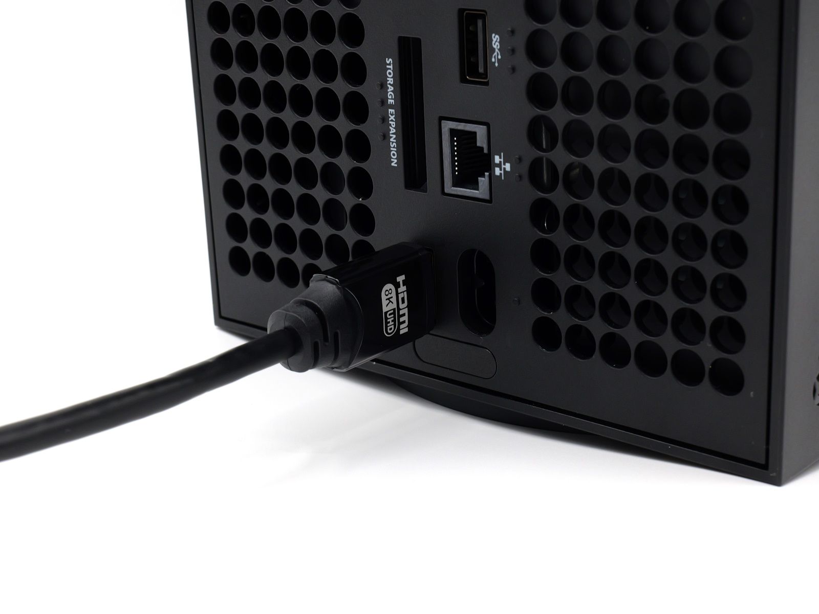 実際にXbox SXに接続。ガタつきなどもなく、きちんと接続されていた