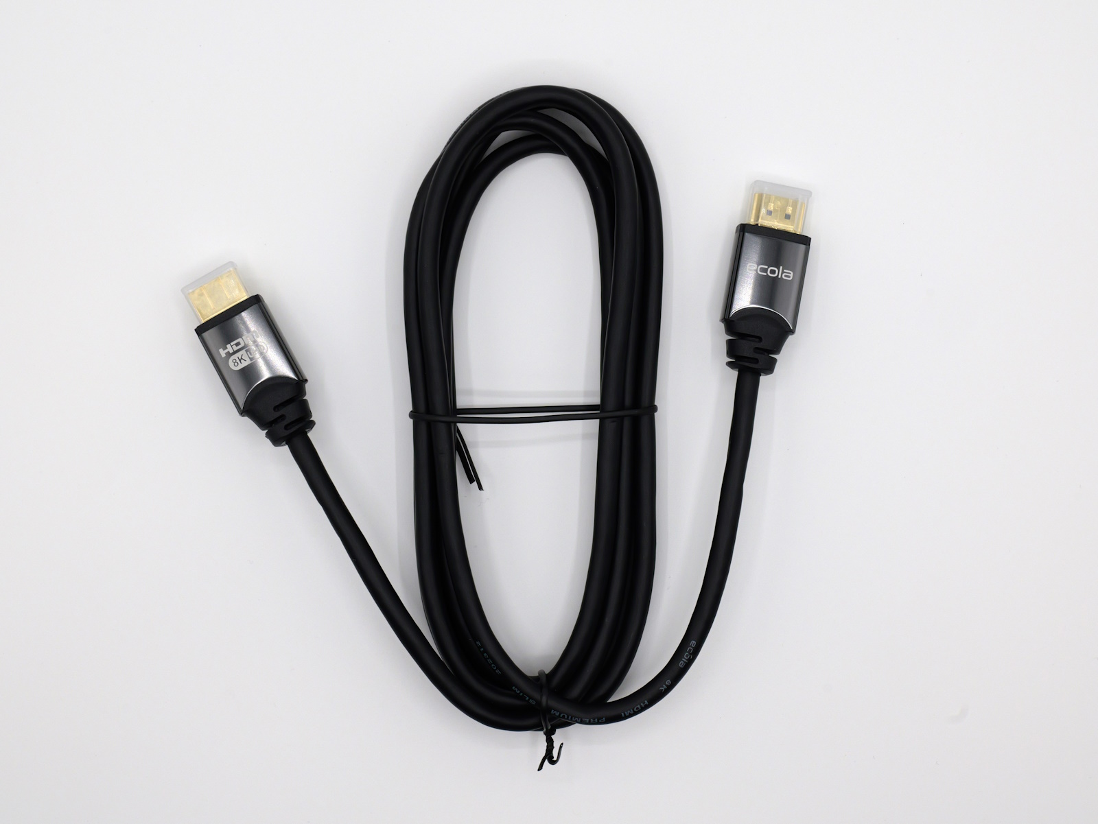 パッケージから取り出したケーブル本体