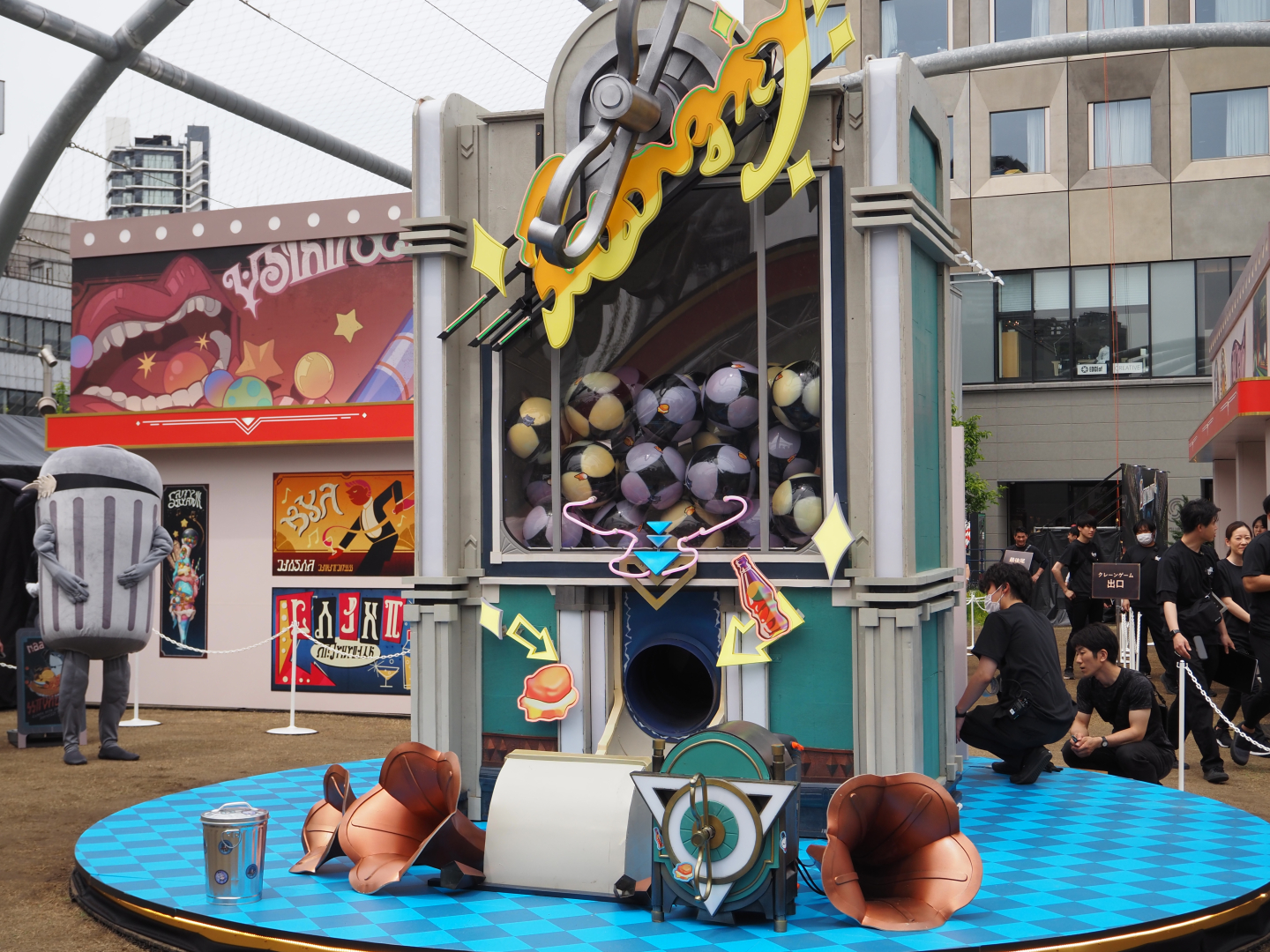 「黄金ガチャマシン」は実際にガチャを回すことができる