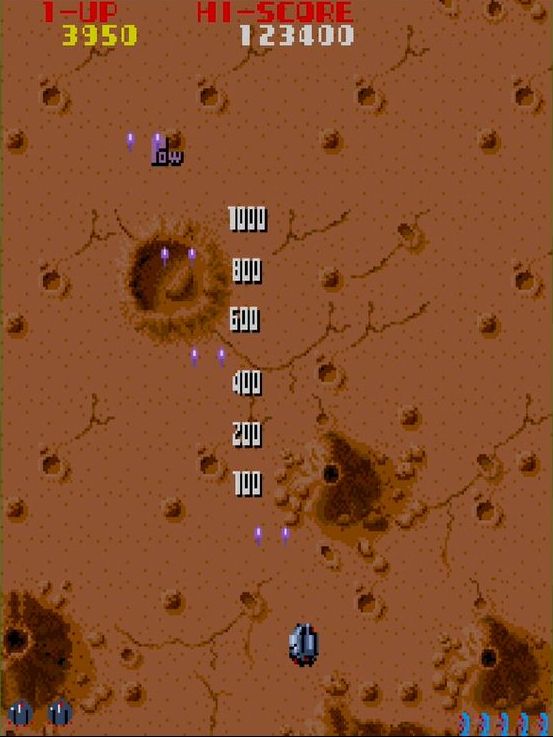 敵を貫通するキャノン砲で、まとめて敵を倒すことでも得点が稼げる