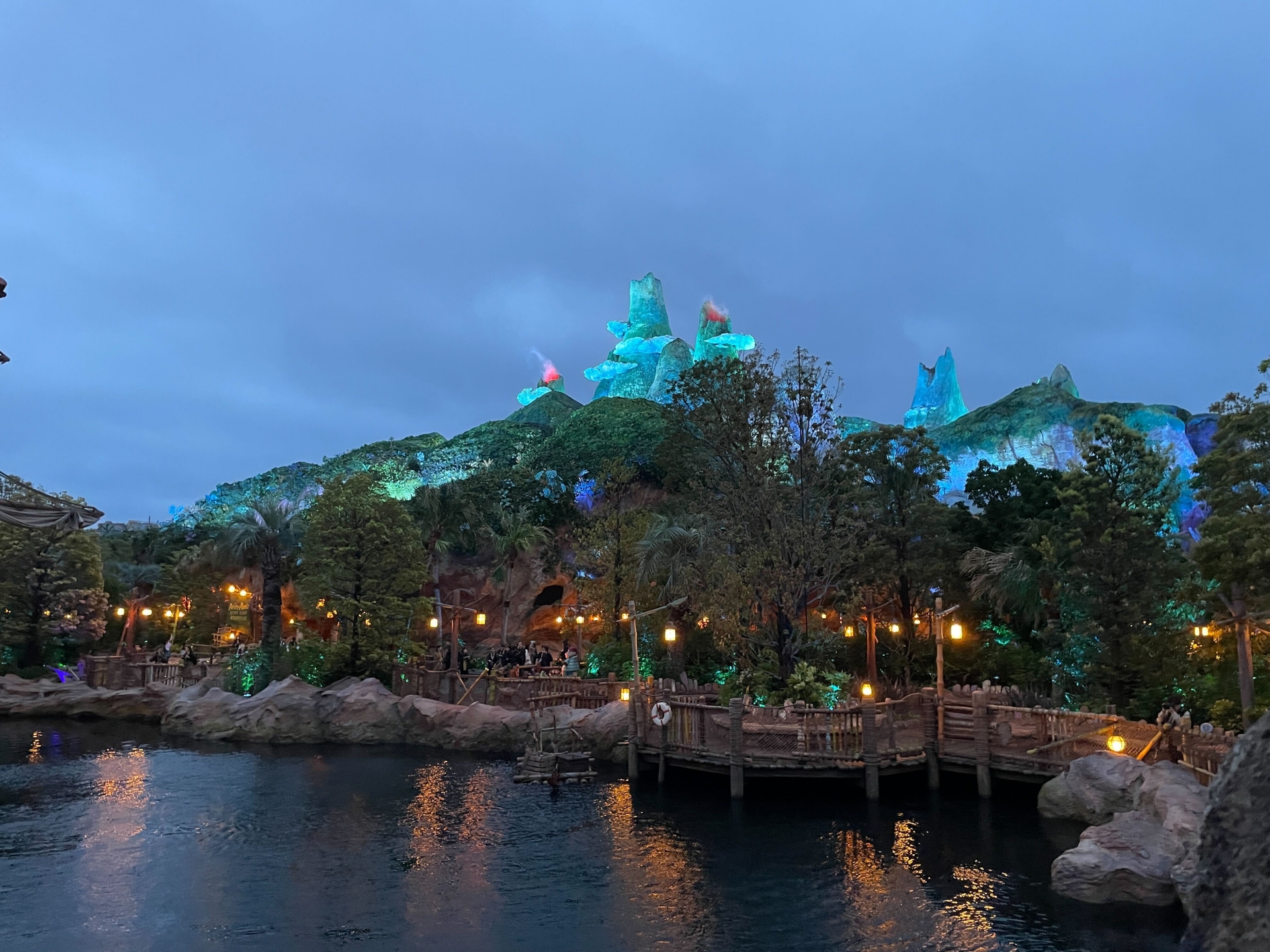 「ピーターパンのネバーランド」。お祭りのような雰囲気がある