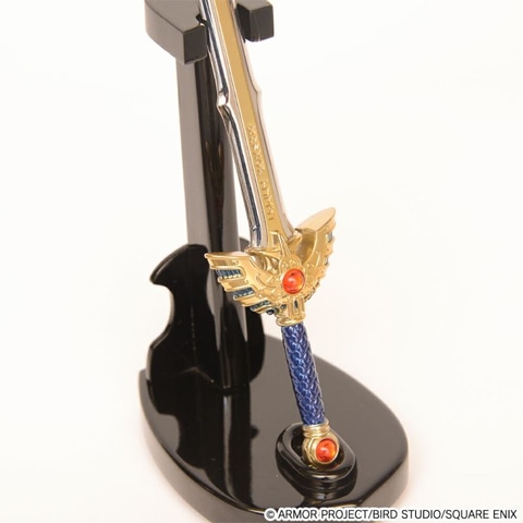 ドラクエ」×吉徳の五月人形「ドラゴンクエスト ロトの兜飾り」が