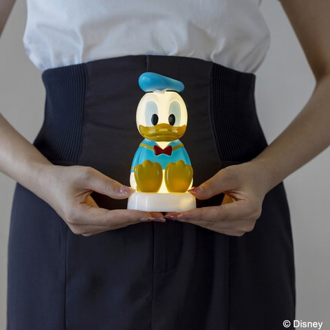 ドナルドダックがお部屋を明るくする「Disney ドナルドダック90周年