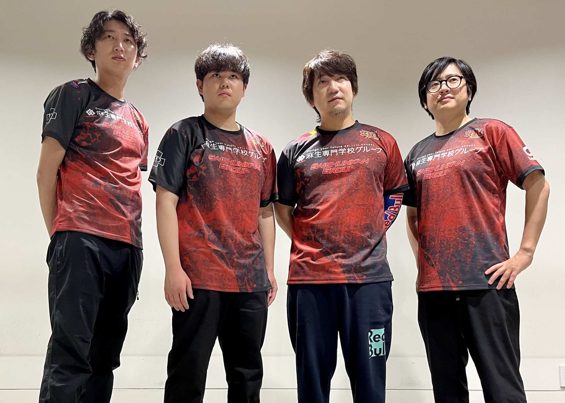 左から、ネモ選手、ひぐち選手、ウメハラ選手、ふ～ど選手