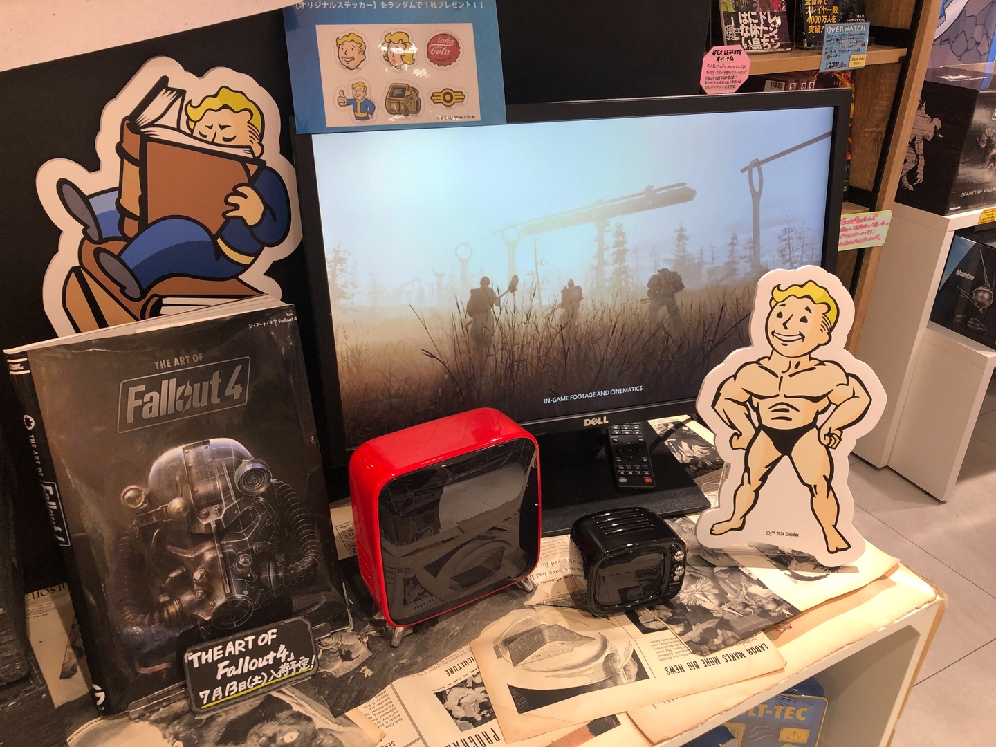 レトロフューチャーな雰囲気の小物も設置されている