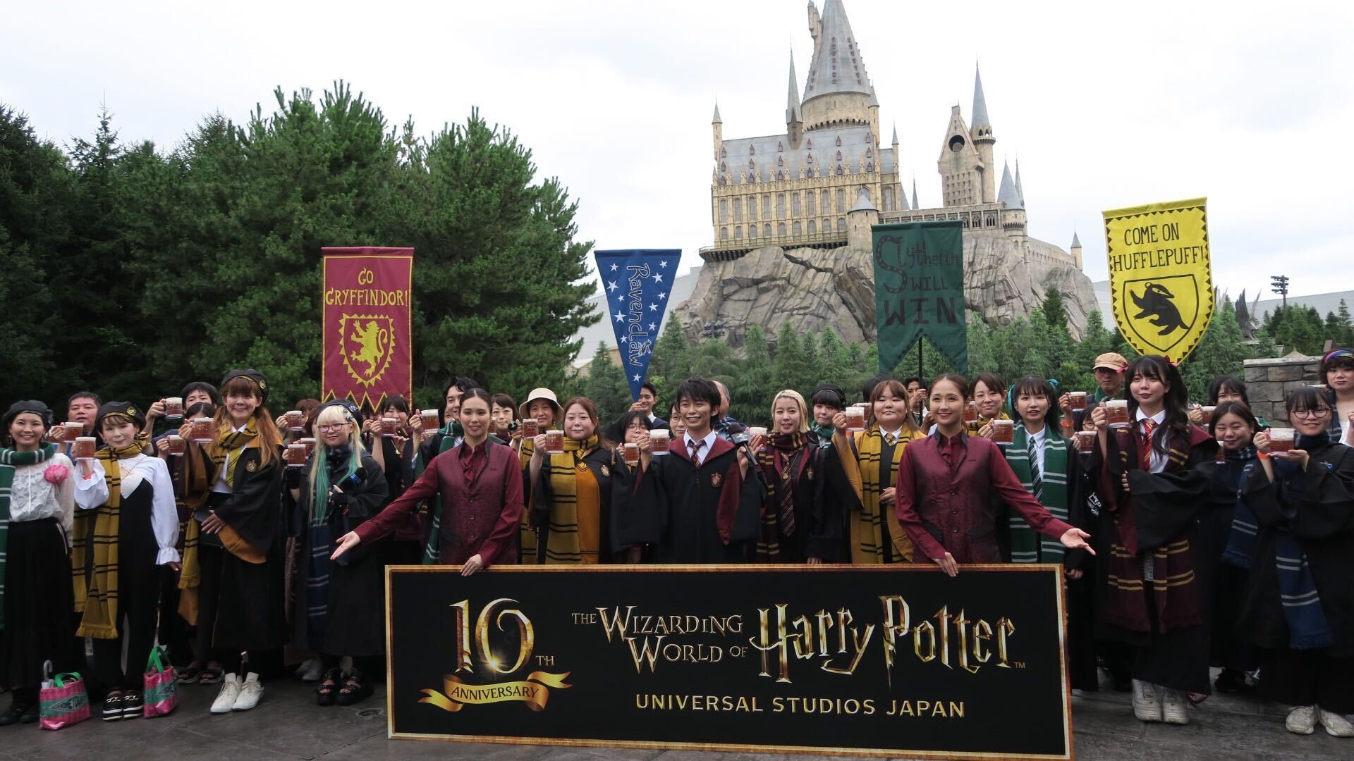 7月15日には、10周年記念のセレブレーションイベントが開催された。俳優の加藤清史郎さんと多くの「ハリー・ポッター」ファンが、10周年の開幕をお祝いした