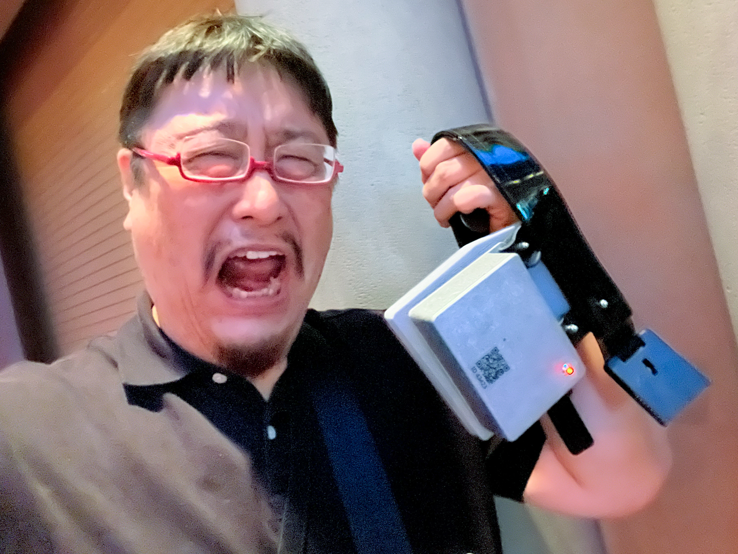 イヤ、マジで付けるんですかね。結構おっかない雰囲気出ていますケド