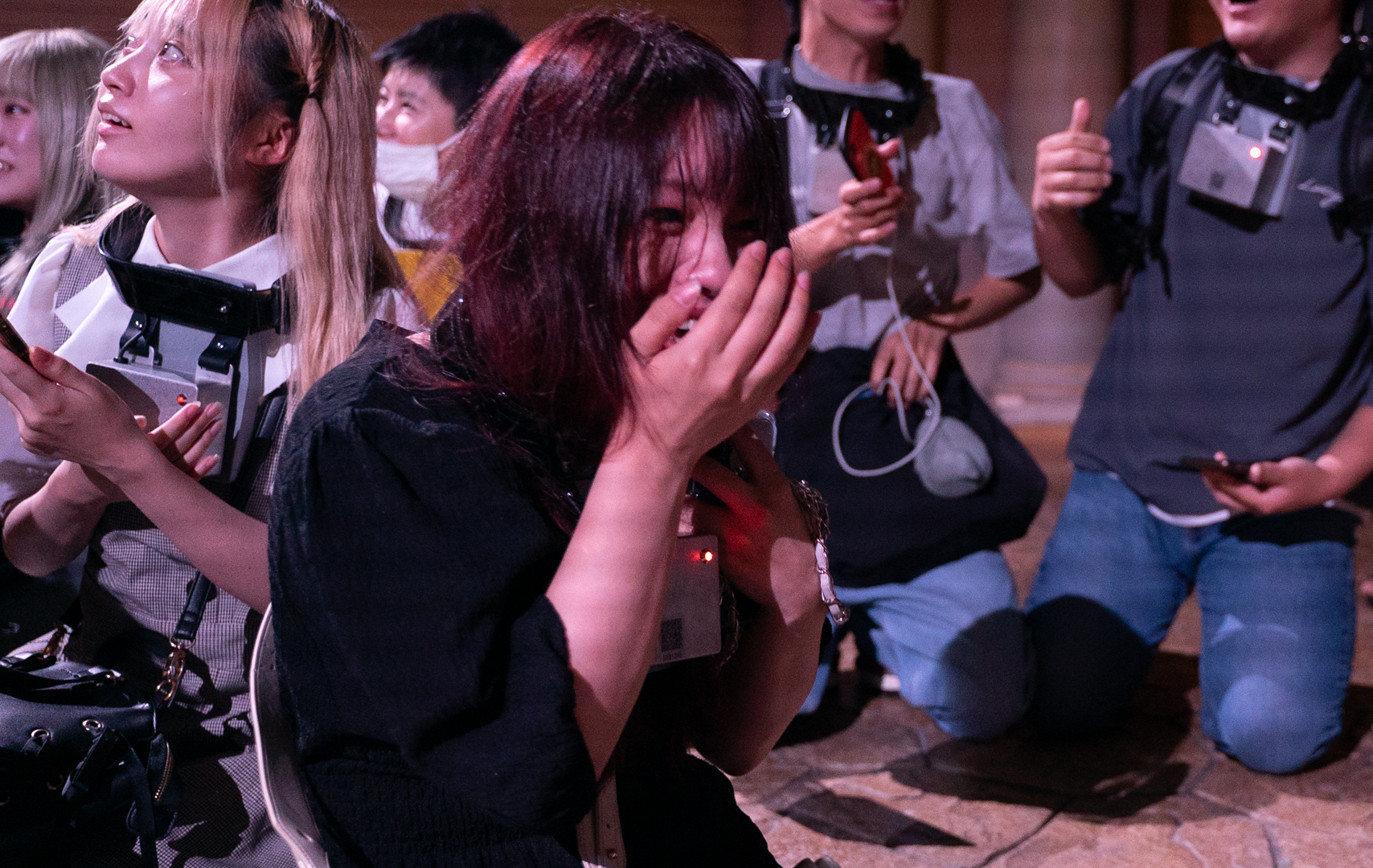 メインの犠牲者以外にも、数名ビリビリの被害に。さっきまでの笑顔はそこにはない