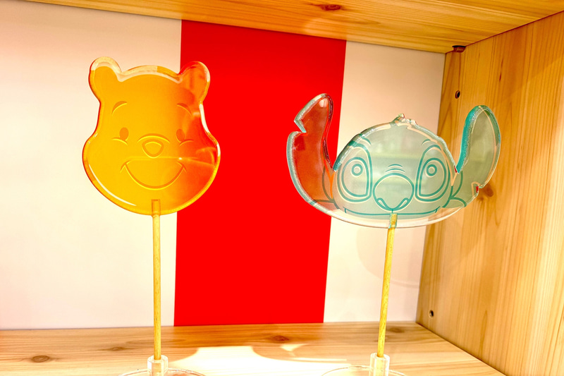 そのほか、プーさんやスティッチのべっこうあめなど、ディズニーの仲間たちも多数登場する