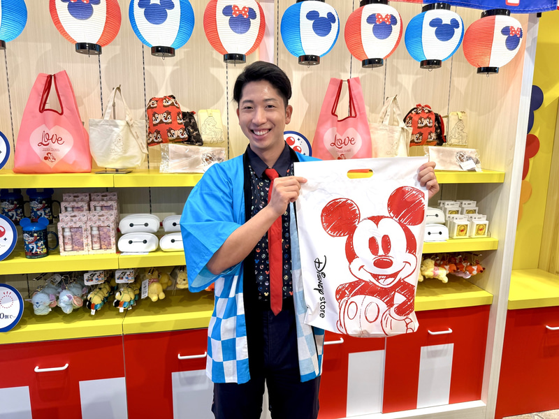 景品はディズニーストアオリジナルの袋に入れて渡して貰える