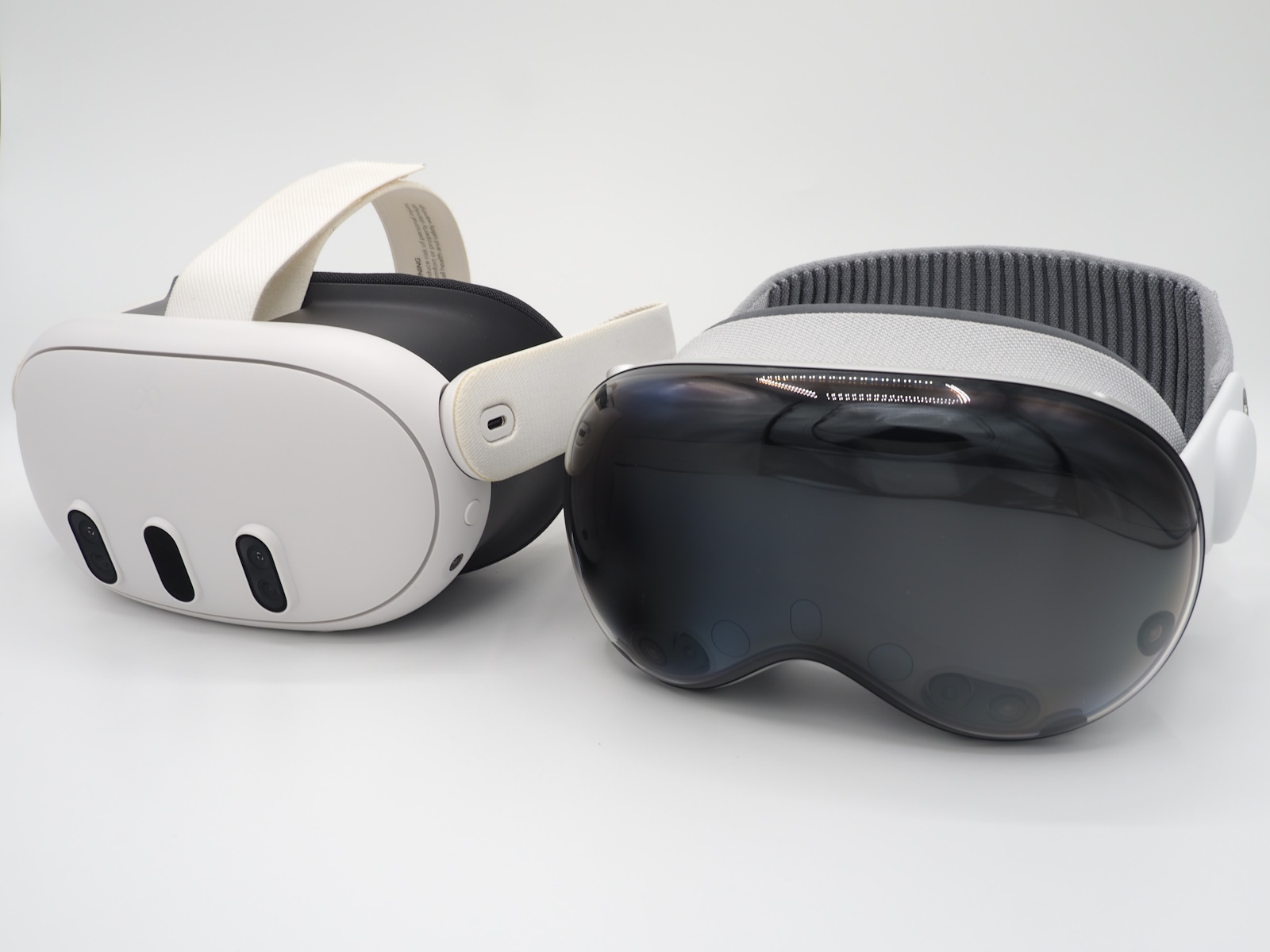 Quest 3は限りなくゲーム機に近いが、Vision ProはiPadを置き換えるデバイスといった印象