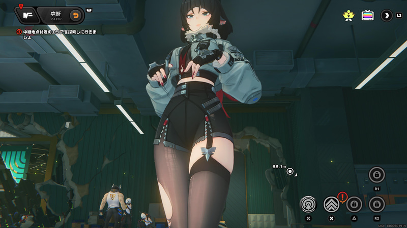 下から見てもふとももが締め付けられて盛り上がる感じがわかる