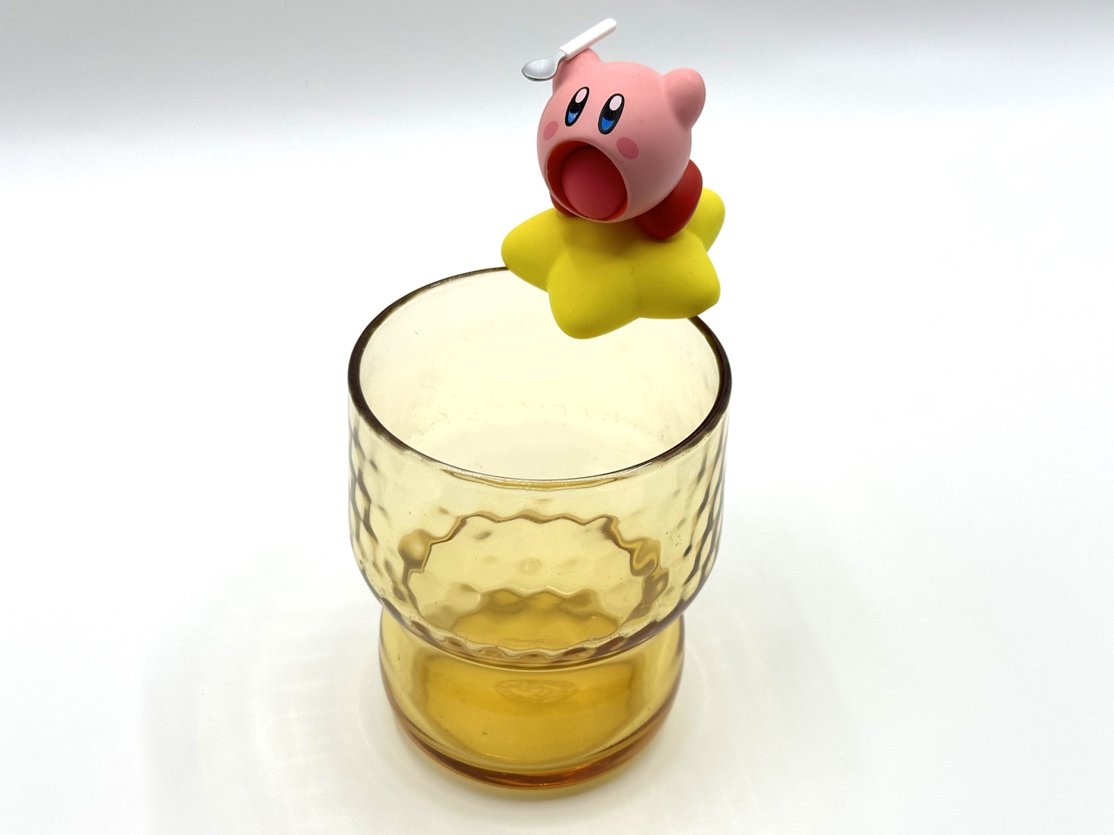 実際にコップのフチにかけてみた