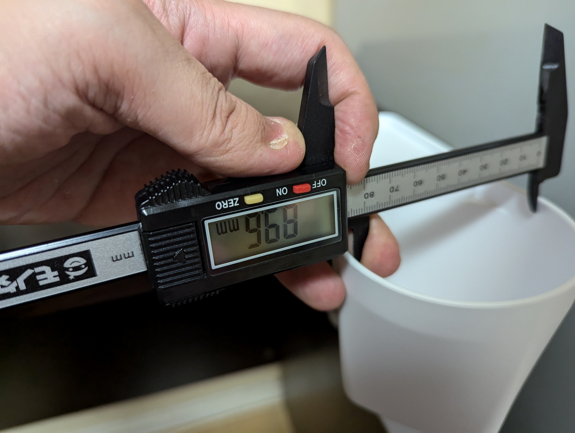 ホルダー上部の内径は約90m