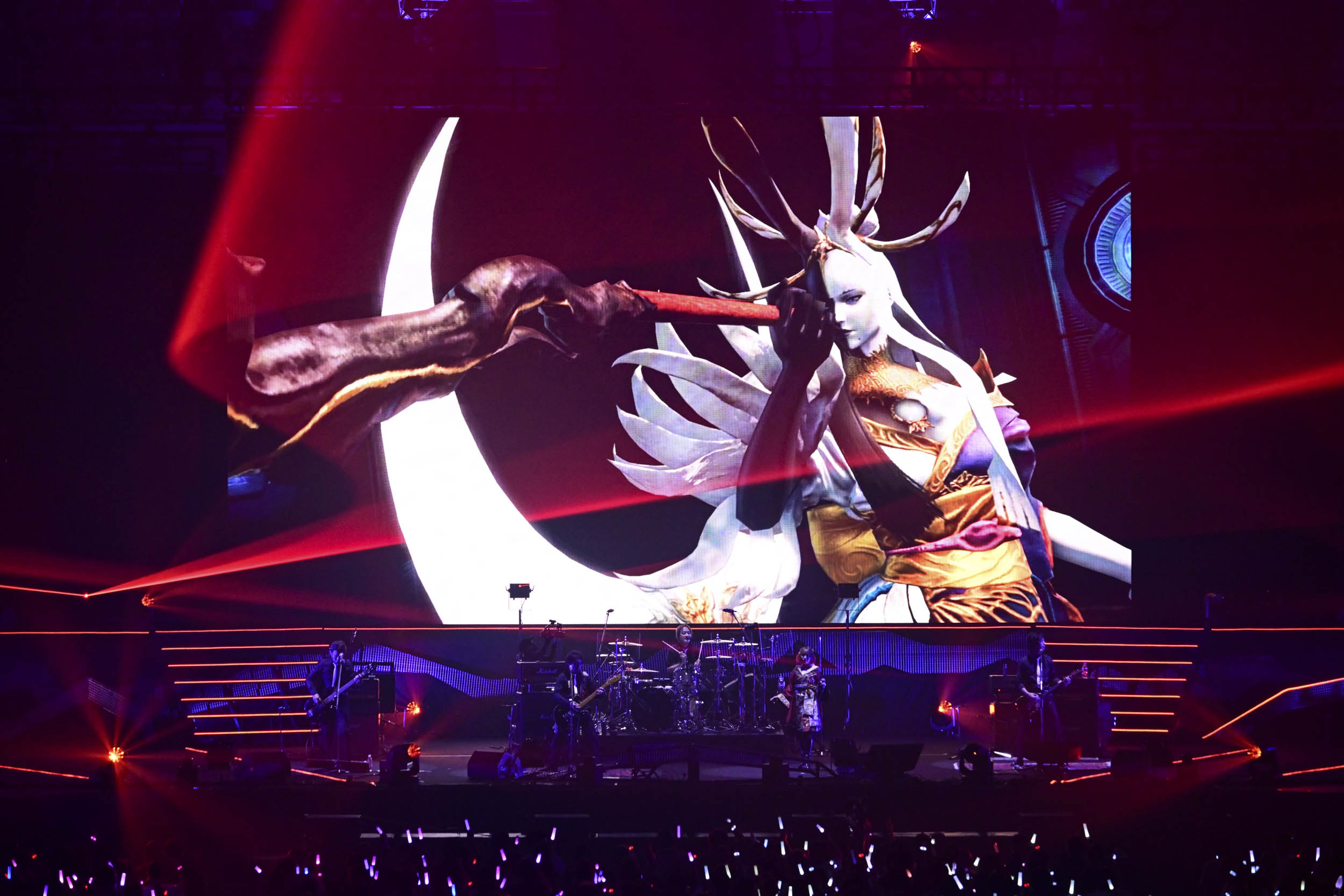 「千年の暁」と双璧をなす「紅蓮のリベレーター」屈指の名曲「月下彼岸花」も南條さんのボーカルでの披露。