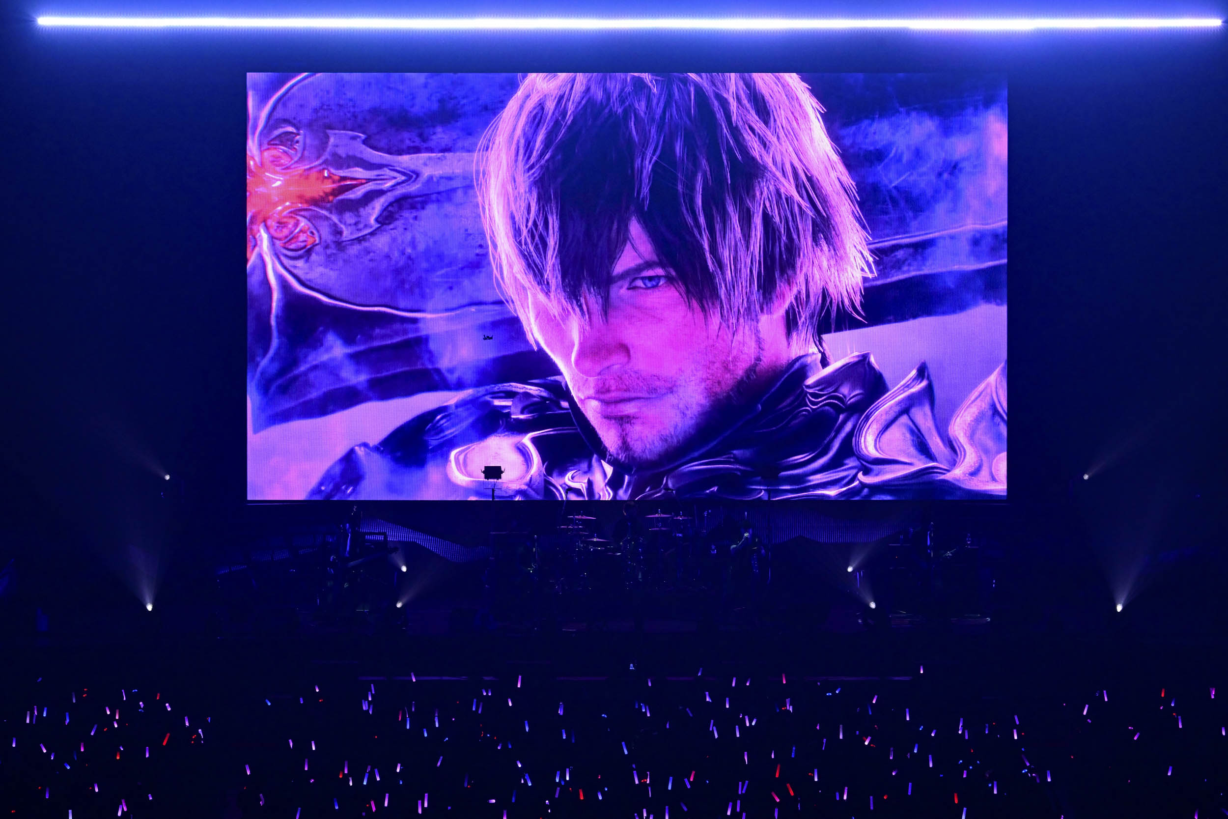 「紅蓮のリベレーター」までとは雰囲気を変えて、「漆黒のヴィランズ」では初めてロック調の主題歌が使われた。当初は違和感を感じる人もいたが、今では「FFXIV」を代表する曲となった。