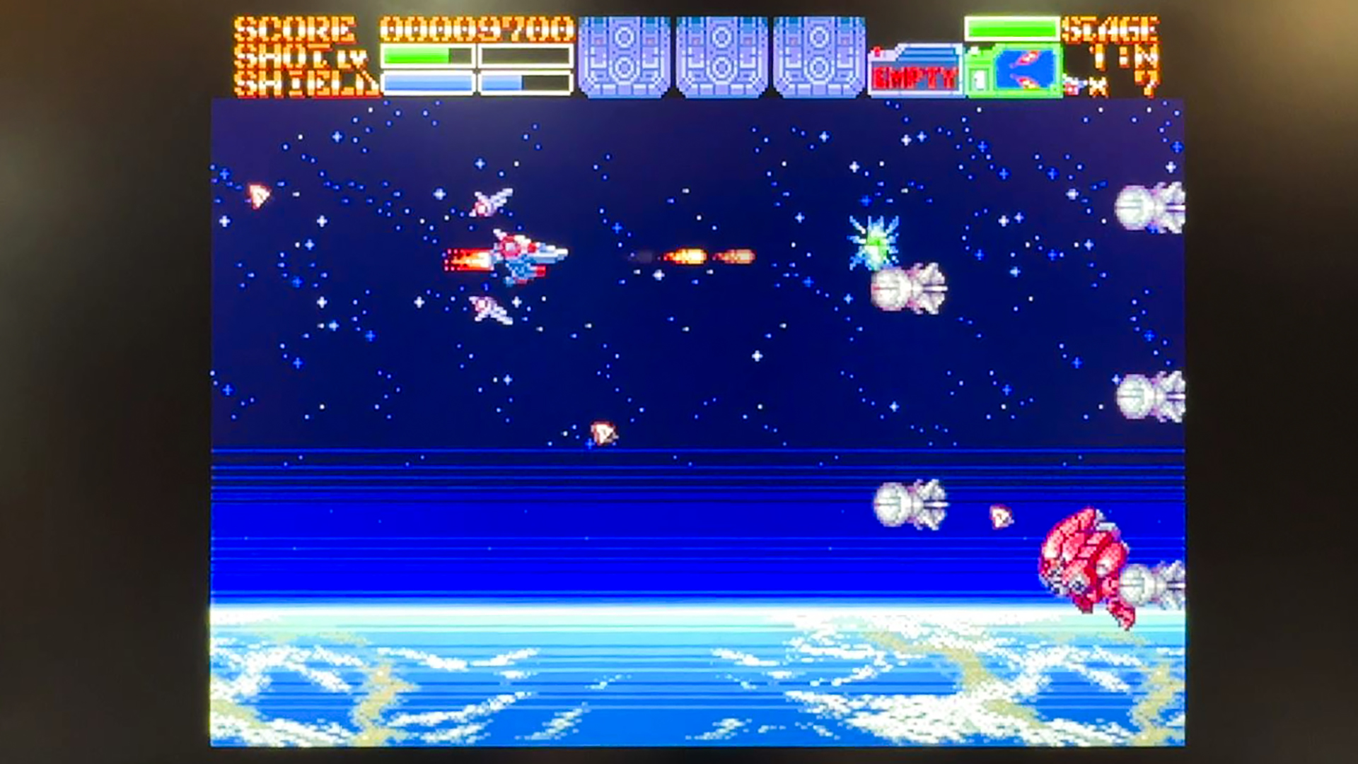 シールドのおかげで弾が1発当たったぐらいでは死なない。シールドもすぐに復活していった