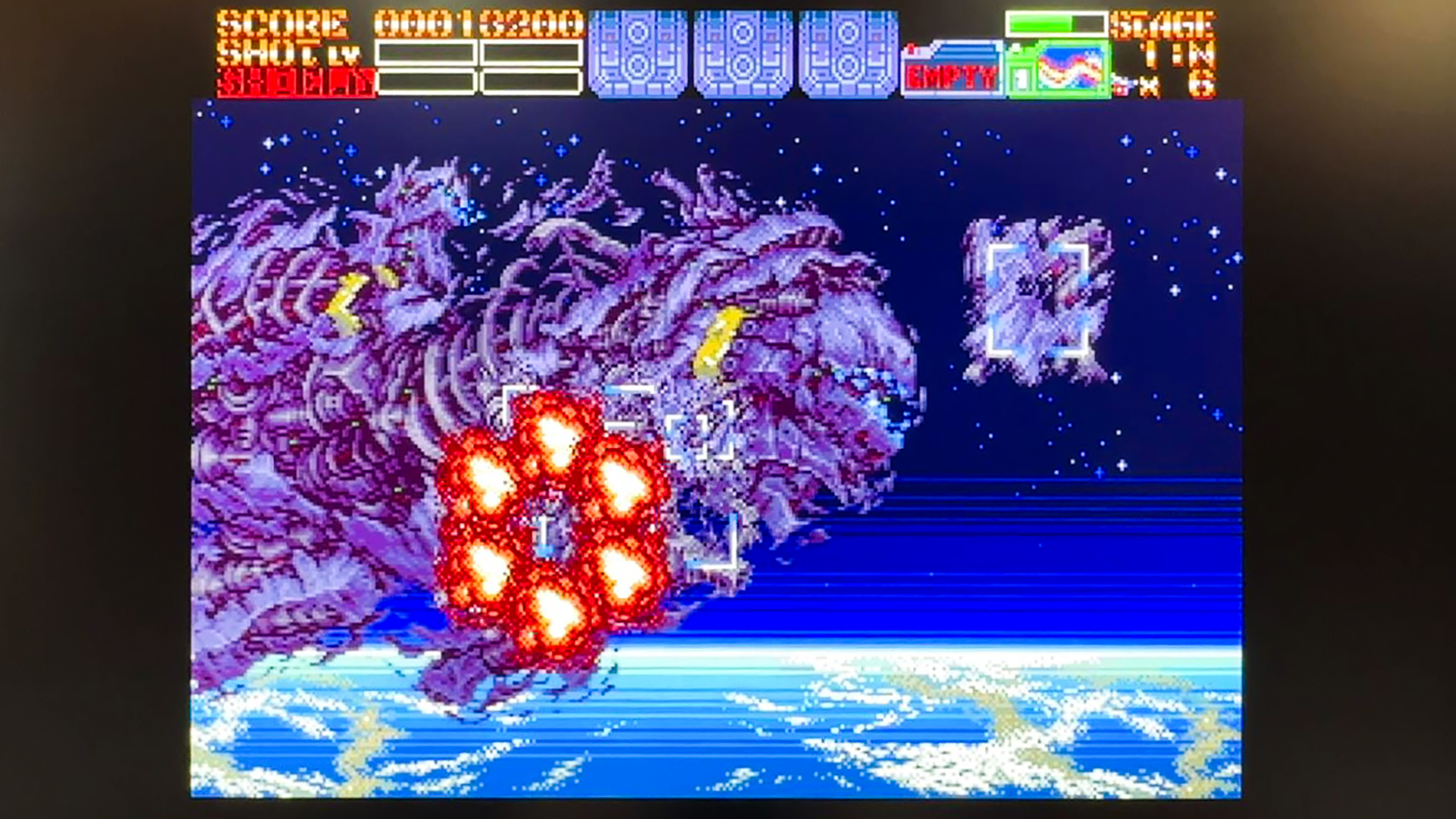 四角いものが何かわからず取りにいったところ、あっという間にシールドがなくなり残機が減ってしまった