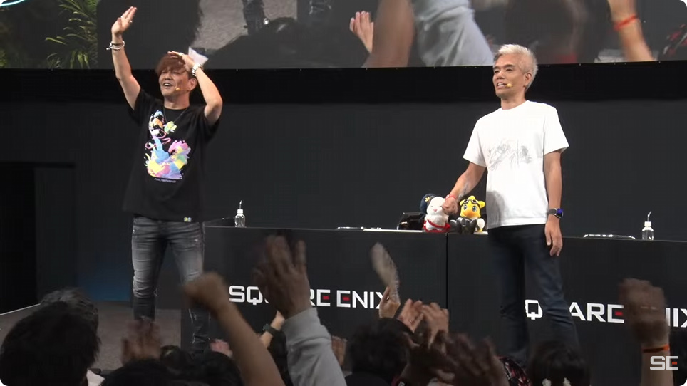 プロデューサー兼ディレクターの吉田直樹氏と、コミュニティチームの室内俊夫氏