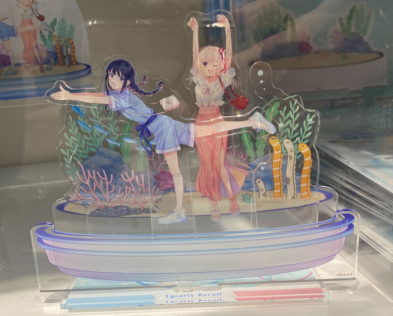 「ジオラマアクリルスタンド」（3,300円）