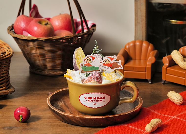 今夜はホワイトクリスマス。雪が降り積もった夜にサンタさんの格好でみんなにプレゼントをお届け