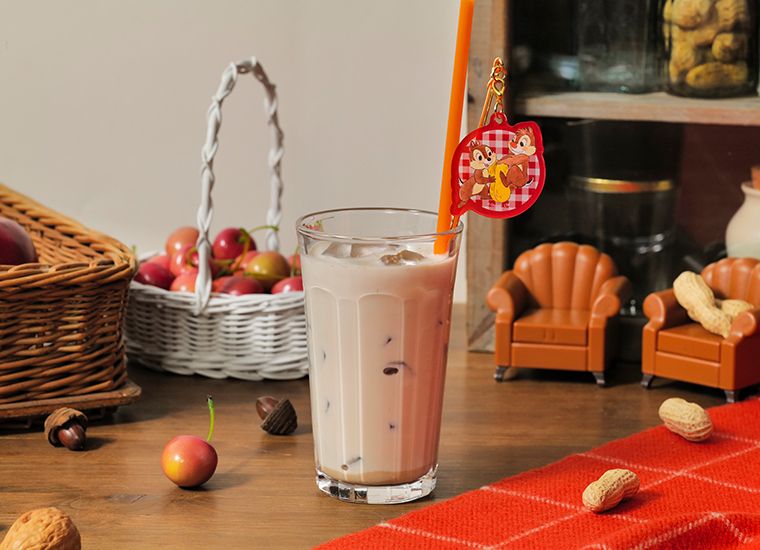 チップとデールの好きなピーナッツのペースト入りミルク