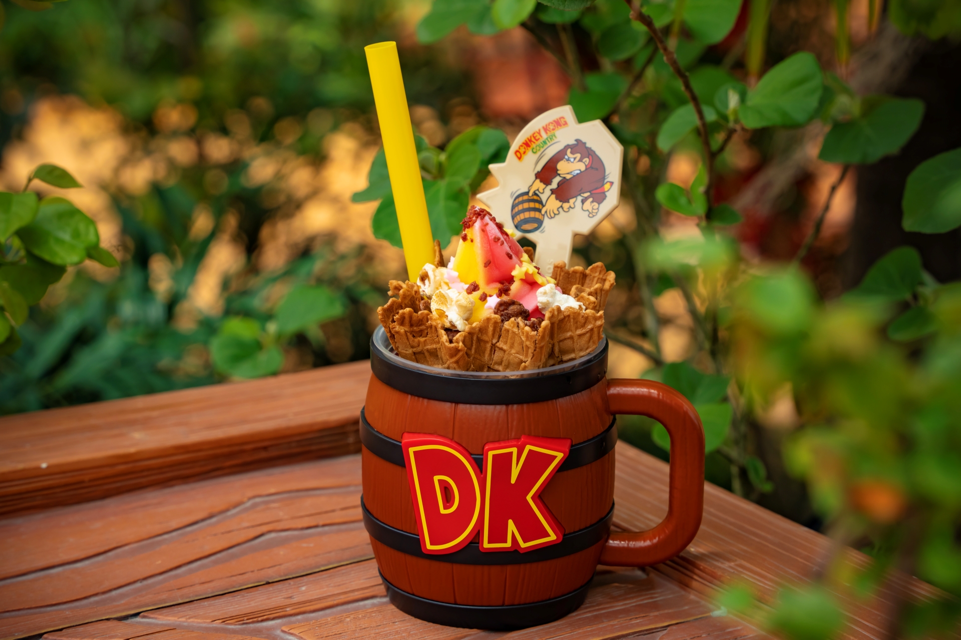 「DK クラッシュサンデー ～トロピカルバナナ・フレーバー～ マグカップ付き」