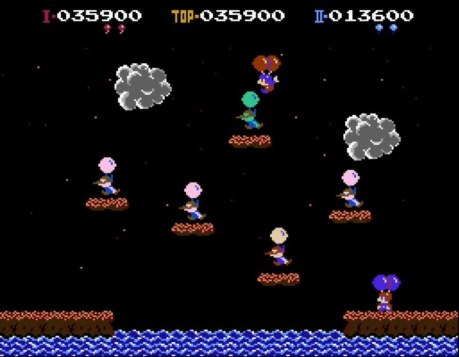 体当たりして風船を割り、パラシュートで降下中に再度体当たりすれば敵を倒すことができる