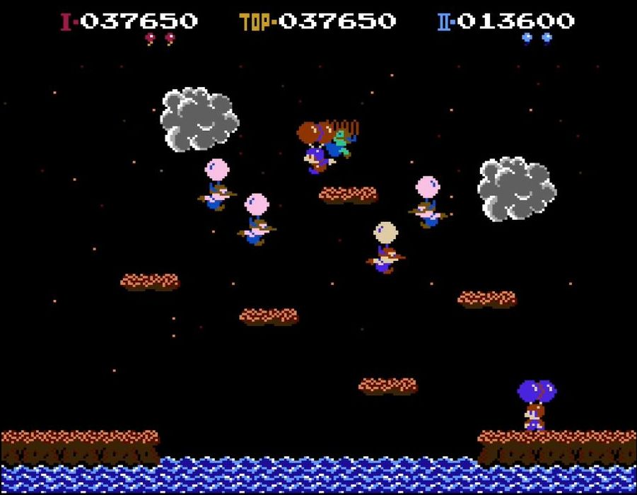 体当たりして風船を割り、パラシュートで降下中に再度体当たりすれば敵を倒すことができる