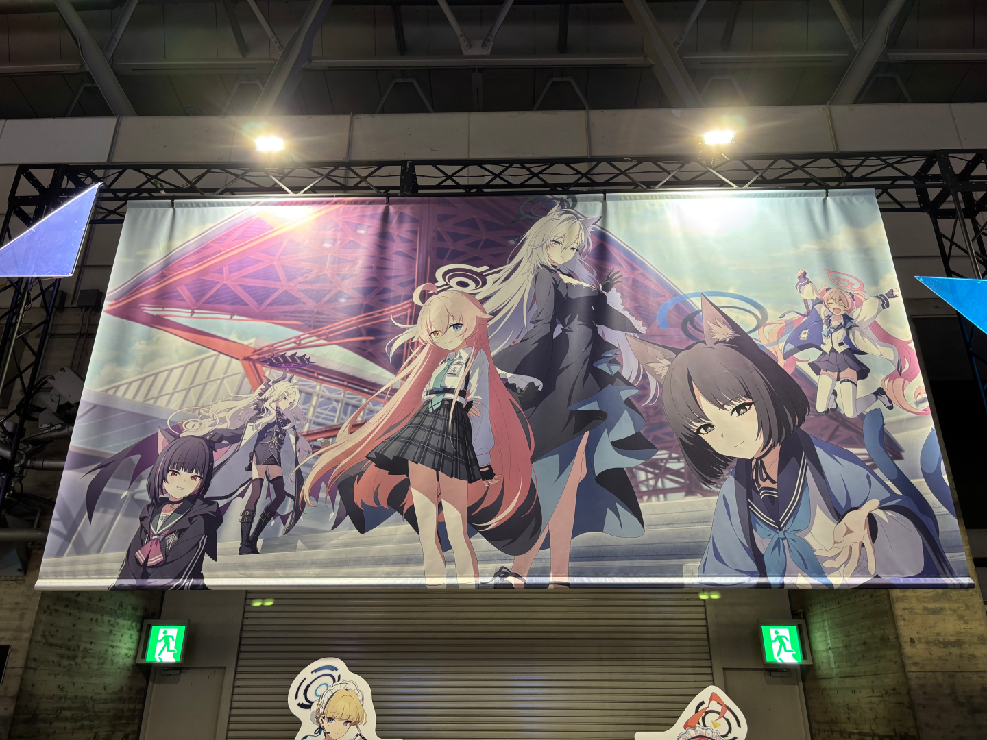 キャラクターたちが切り替わりで登場する映像コンテンツも会場でチェックできる