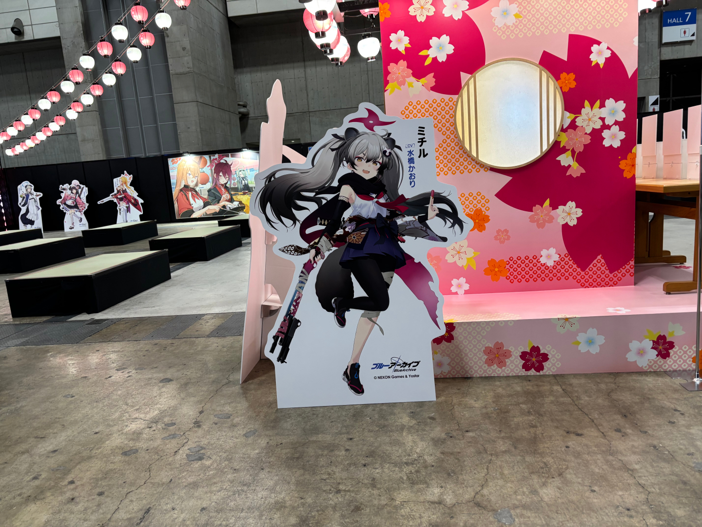 キャラクターたちが切り替わりで登場する映像コンテンツも会場でチェックできる