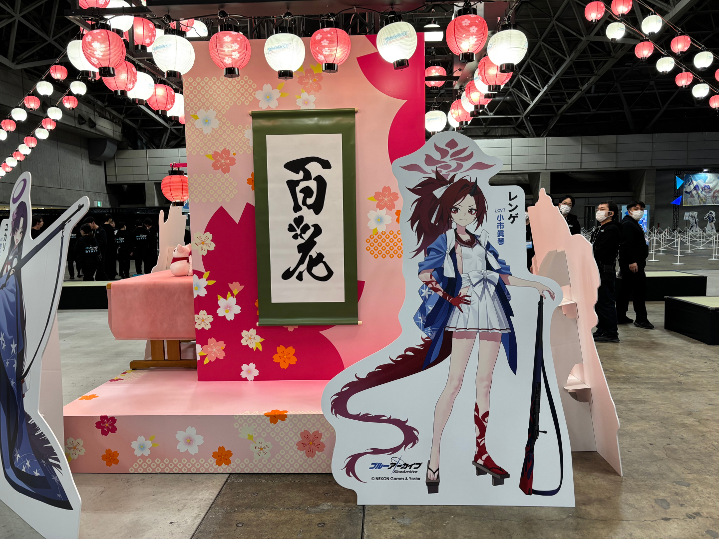 キャラクターたちが切り替わりで登場する映像コンテンツも会場でチェックできる