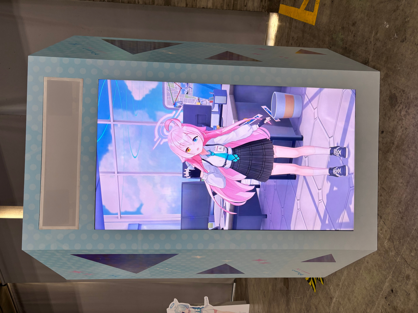 キャラクターたちが切り替わりで登場する映像コンテンツも会場でチェックできる