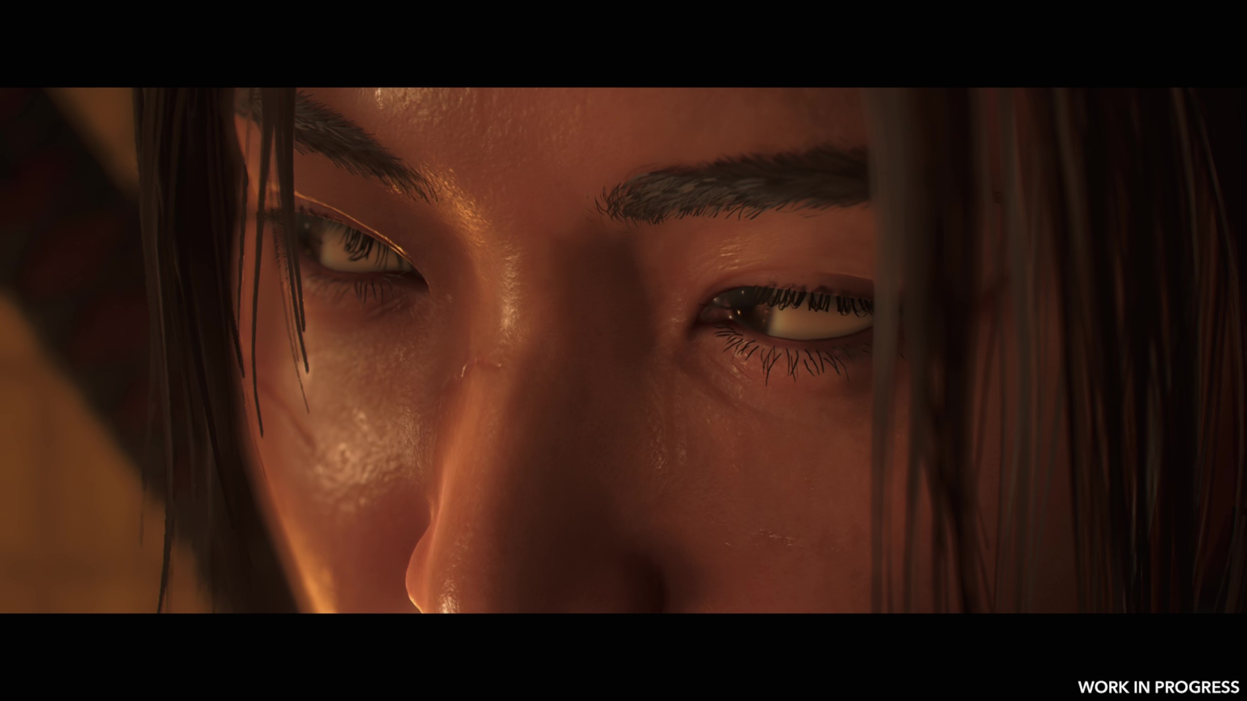 危機を察して鋭く目線を送る奈緒江