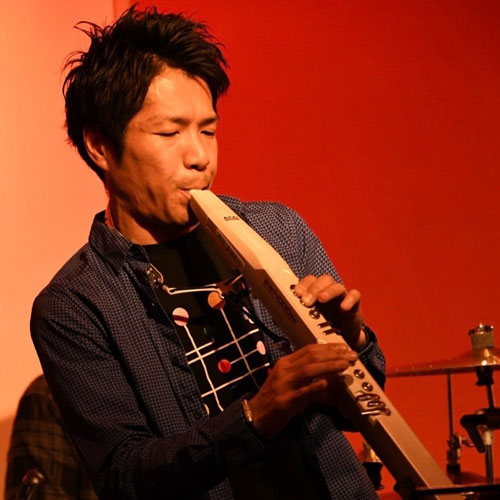 河原塚ユウジ（W.Synth／サックス）