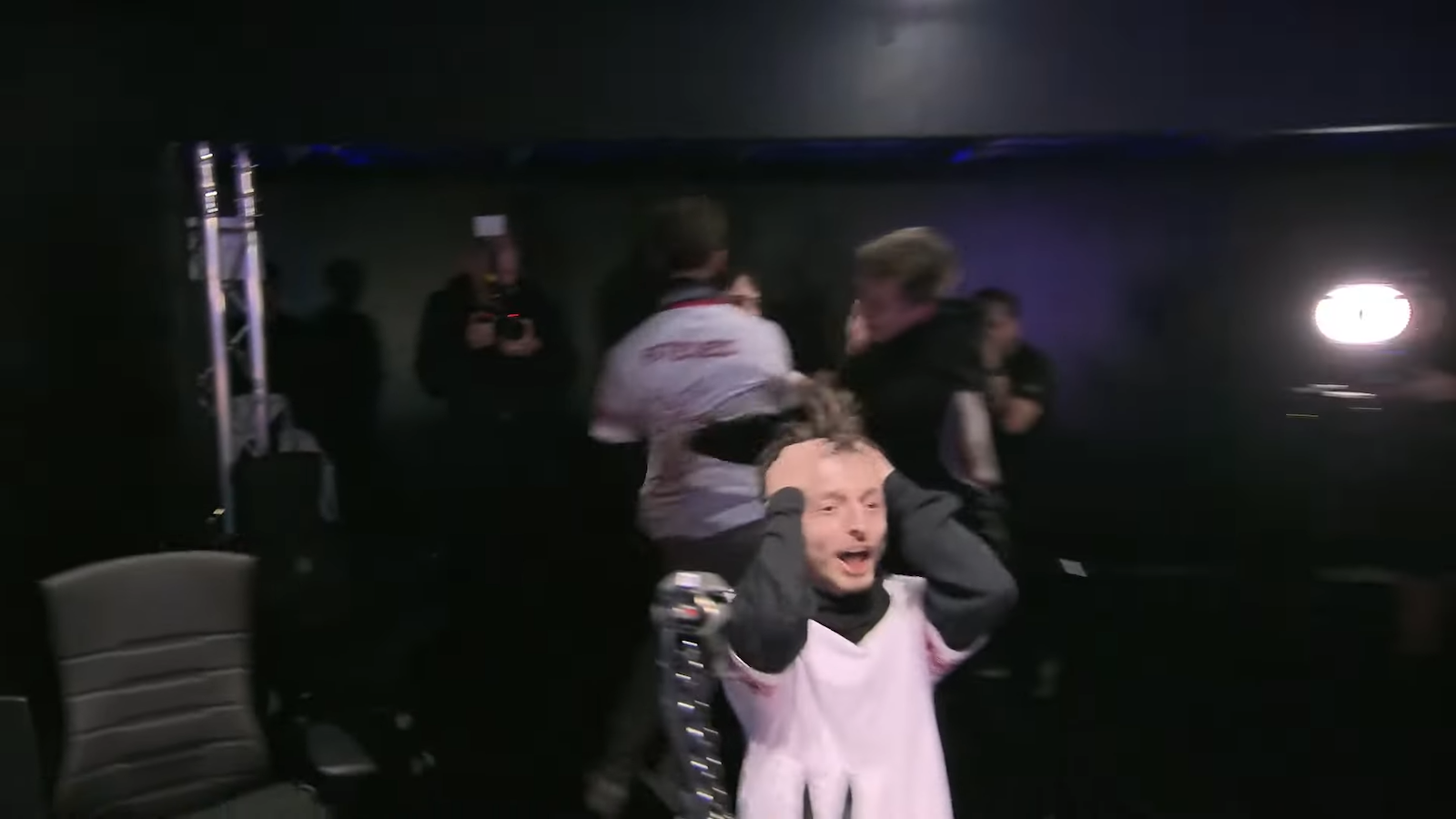 最終試合でチャンピオンを取った瞬間、喜びを爆発させる「GoNext」