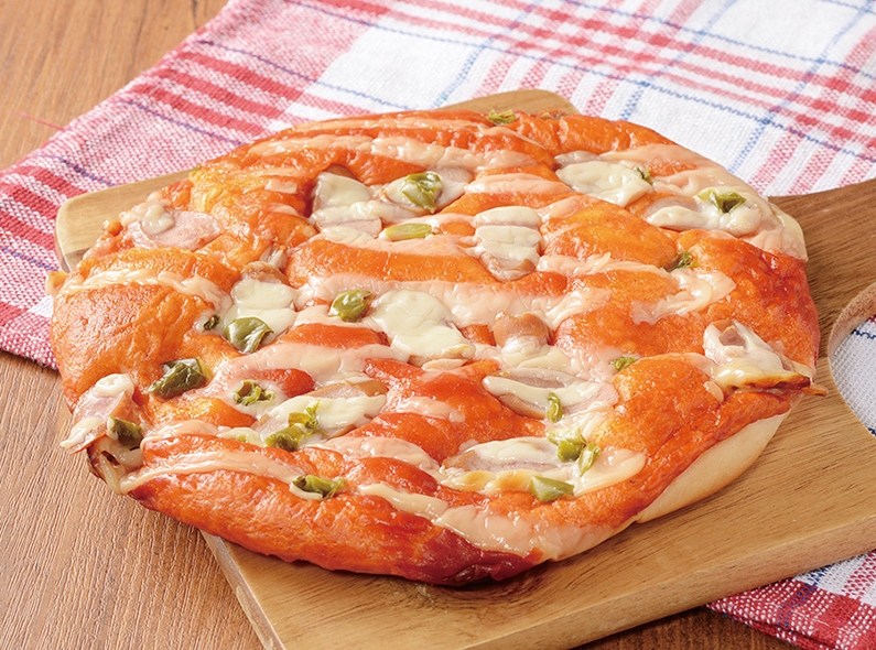 「盛りすぎ！もっちりとしたピザパン」2月18日発売（無くなり次第終了）ローソン標準価格 192円