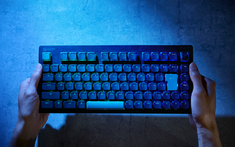 ロープロファイルのVK520LL（上）とスタンダードプロファイルのVK520L（下）の比較