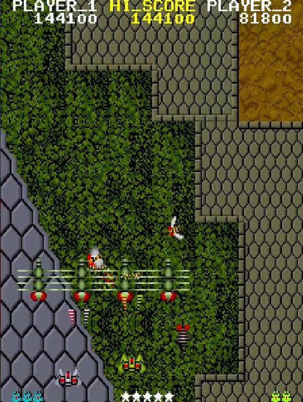 耐久力の高い、巨大な敵の昆虫がひんぱんに出現するのも本作の大きな特徴のひとつだ