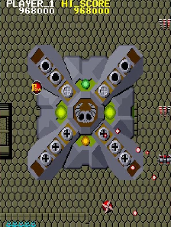 さまざまな形態が存在する浮遊要塞。当然ながら弾も大量に撃ってくる