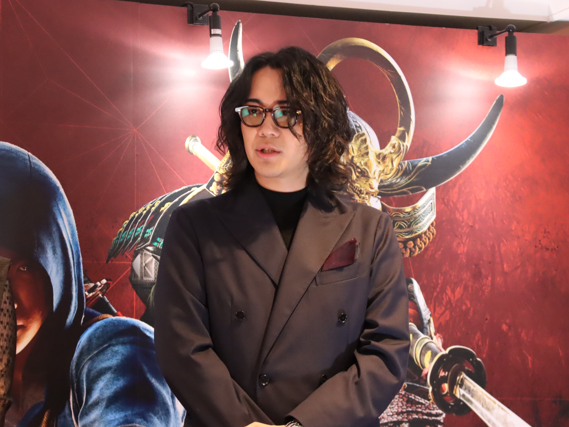 岩中さんは「アサクリ」シリーズの大ファンであり、全シリーズ作でトロフィーをコンプリートしているという。いつかは忍がテーマの作品が来るんじゃないかと思っていたが、まさか自分が作品に参加するとは思わず、胸が高鳴ったと話した