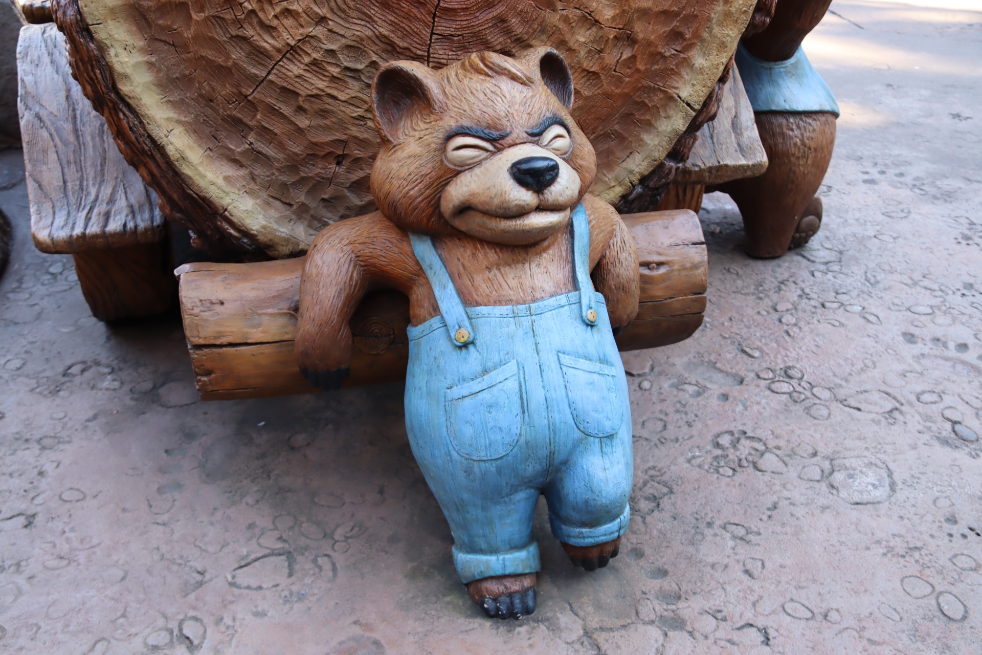 クリッターたちの乗る車はフォトスポットのひとつとなっている