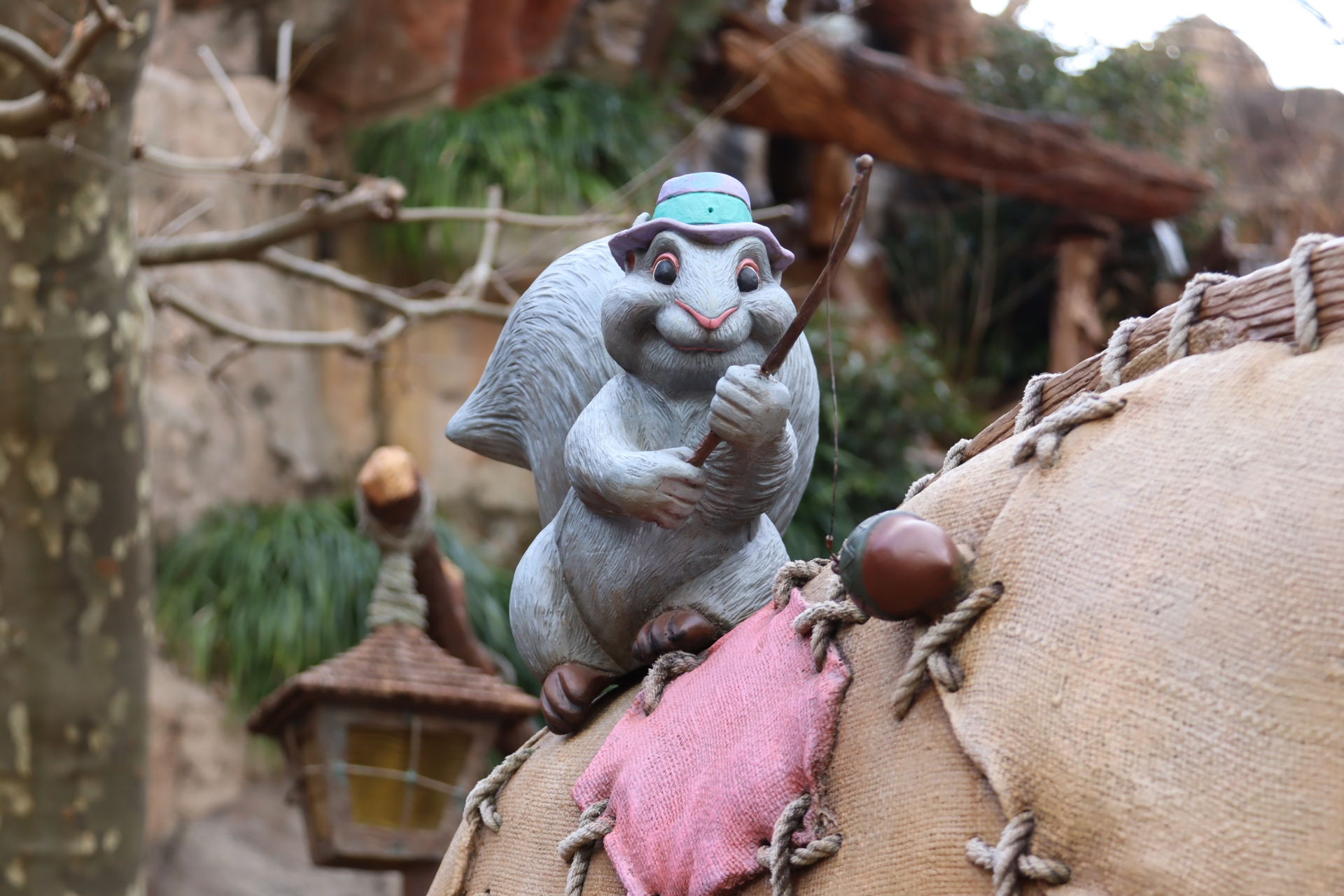 クリッターたちの乗る車はフォトスポットのひとつとなっている