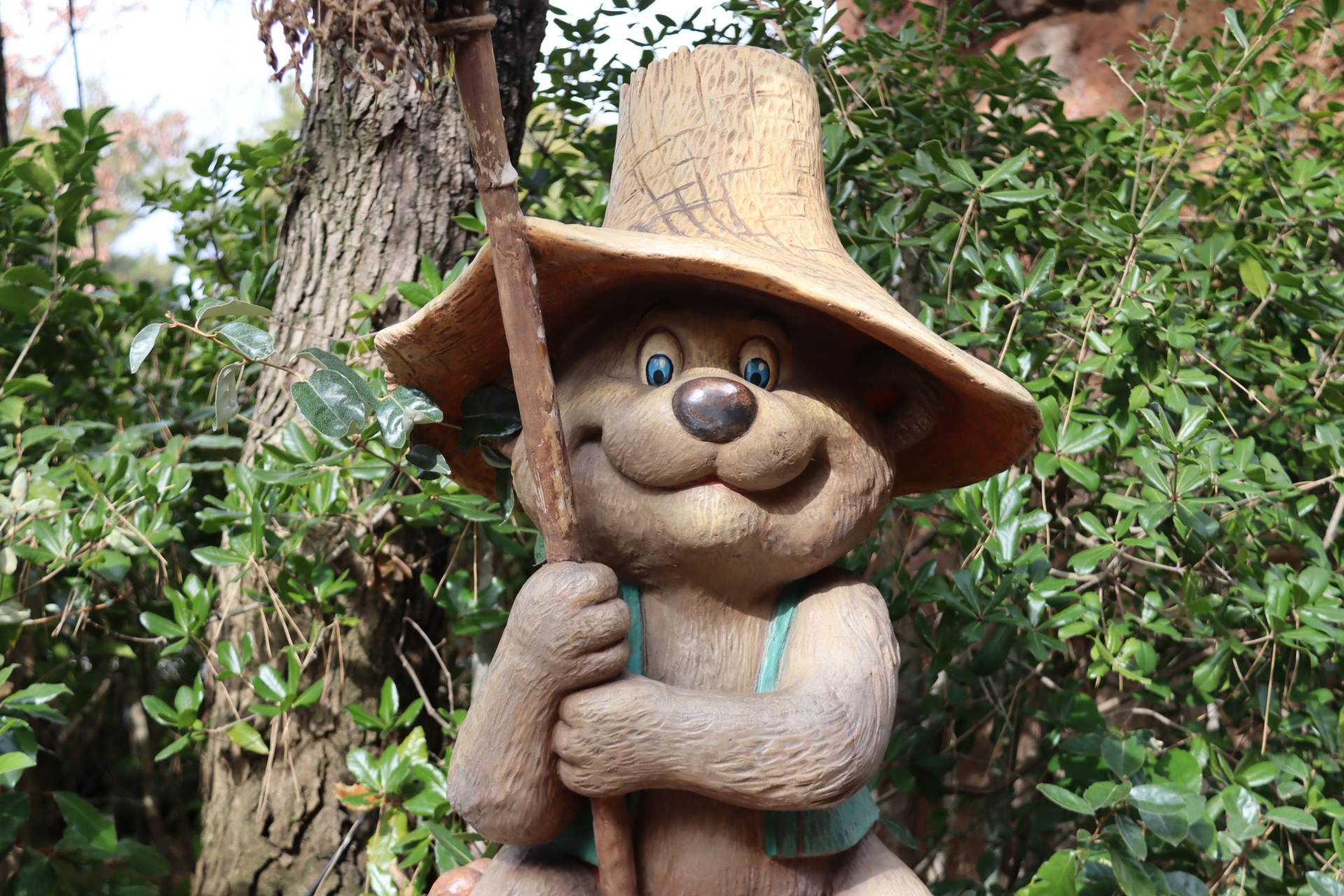 中にはこのような像も。どのクリッターもいい味を出している