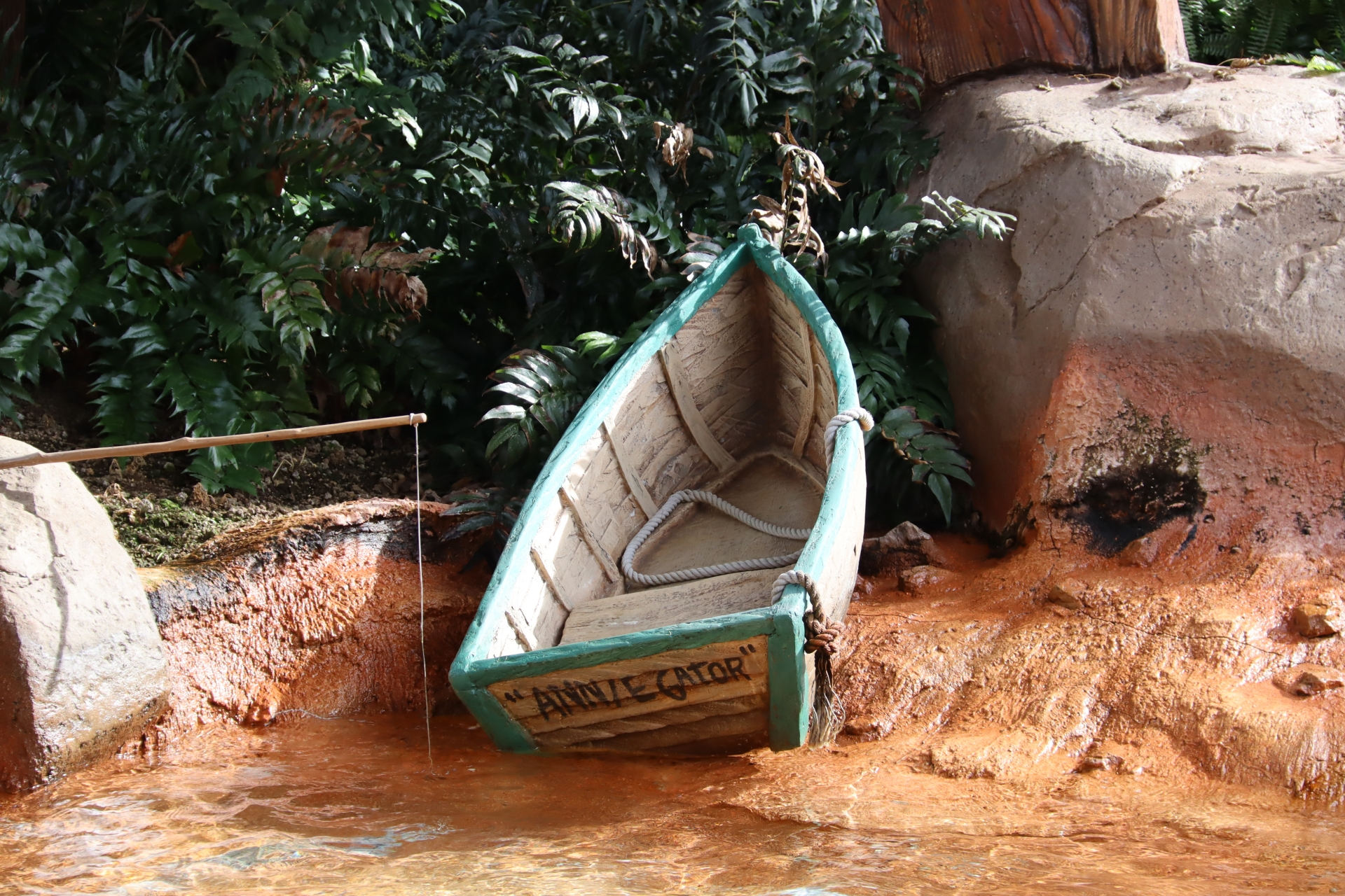 ボートには「Anniegator」との名前を付けているようだ